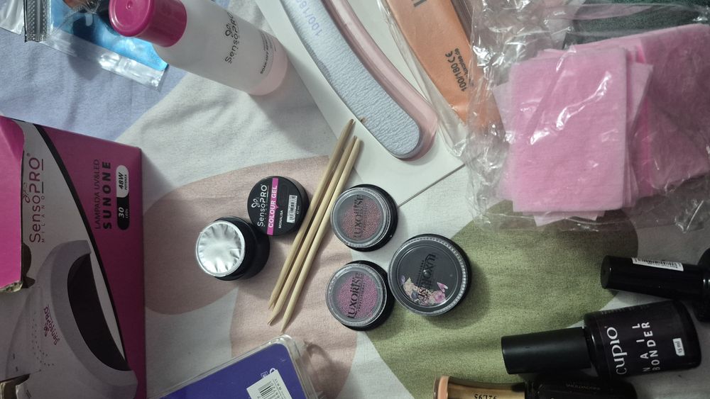 Kit unghii utilizat de 2 ori