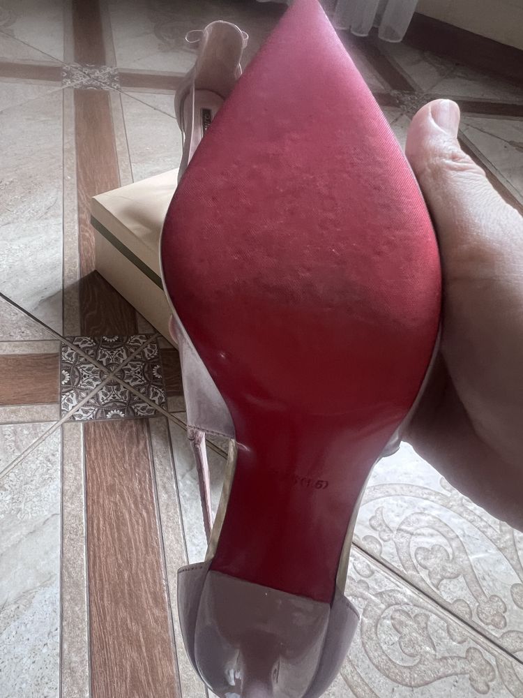 Продаются туфли