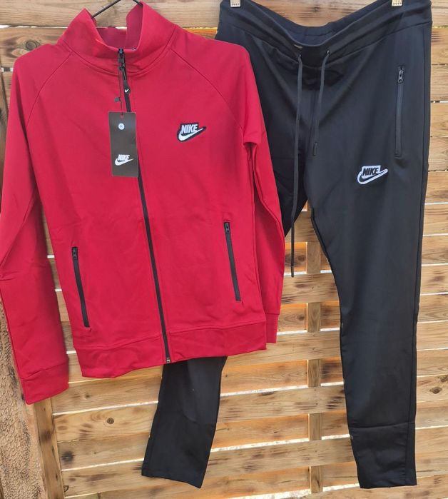 Trening Nike Mai multe detalii în descriere