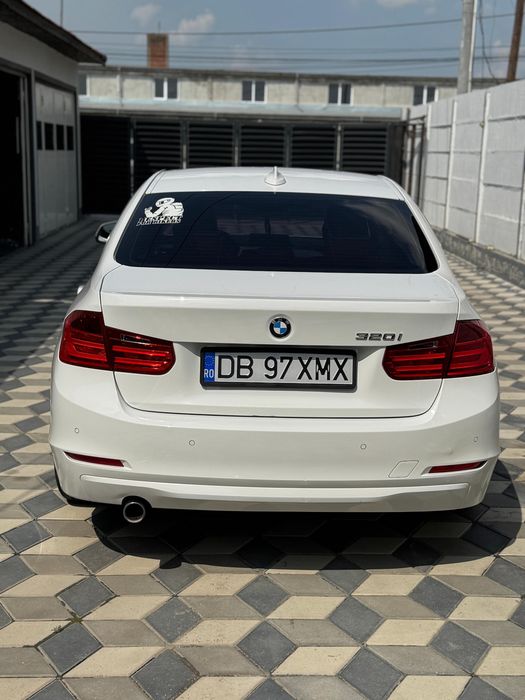 BMW Seria 3 F30 320I - Luxury Individual