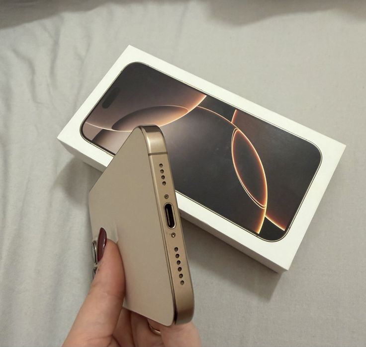 Vand Iphone 16 Pro Max