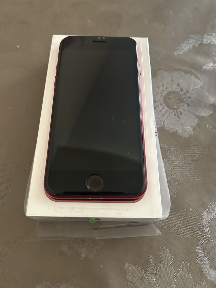 Iphone SE 128gb Red