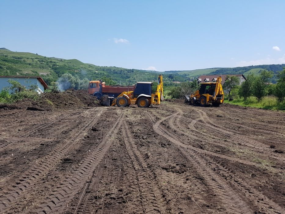 Închiriez Buldoexcavator