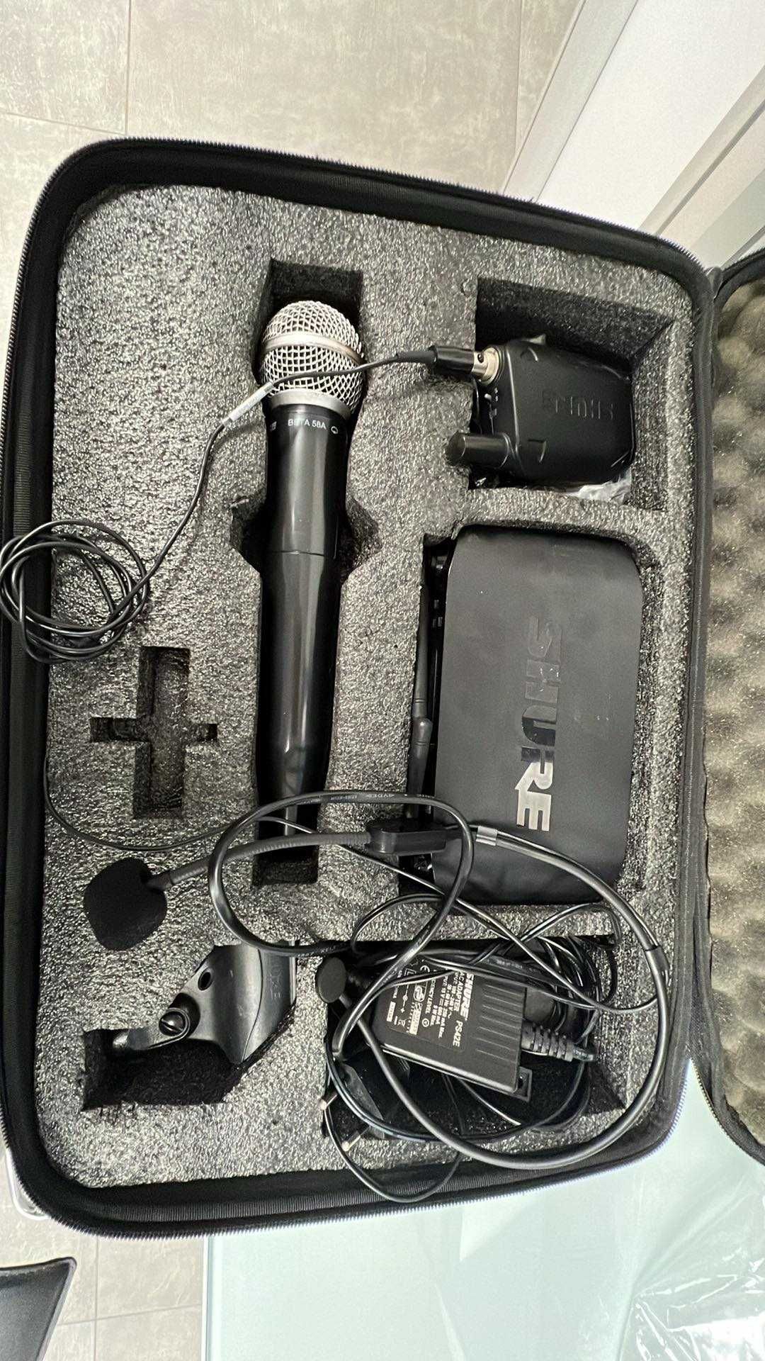 Безжичен микрофон Shure Beta58 с батерии и хедсет за пеене