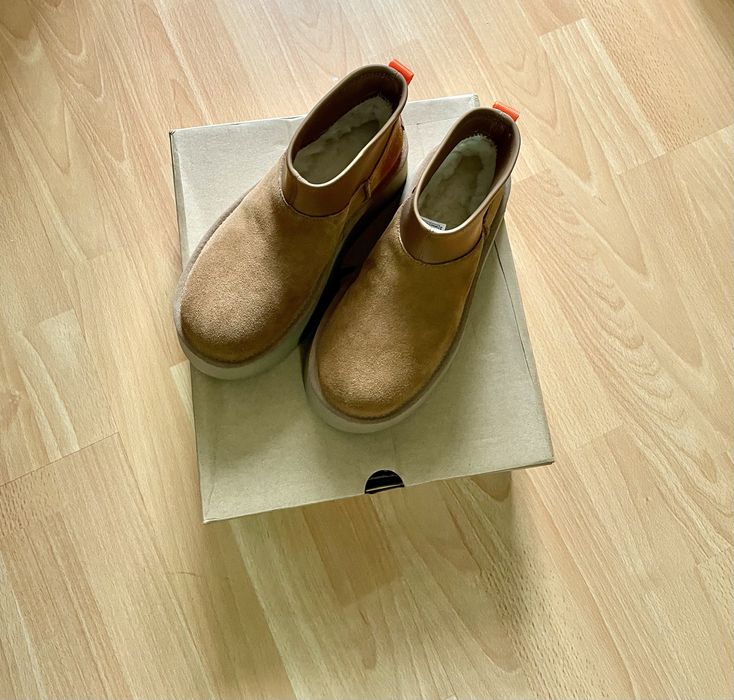 UGG-uri maro marimea 36
