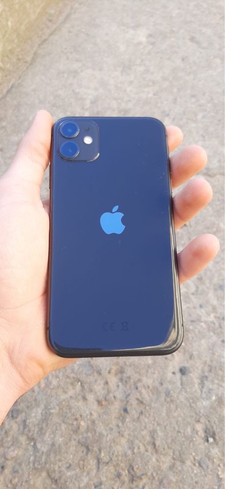 Vând iPhone 11 64GB