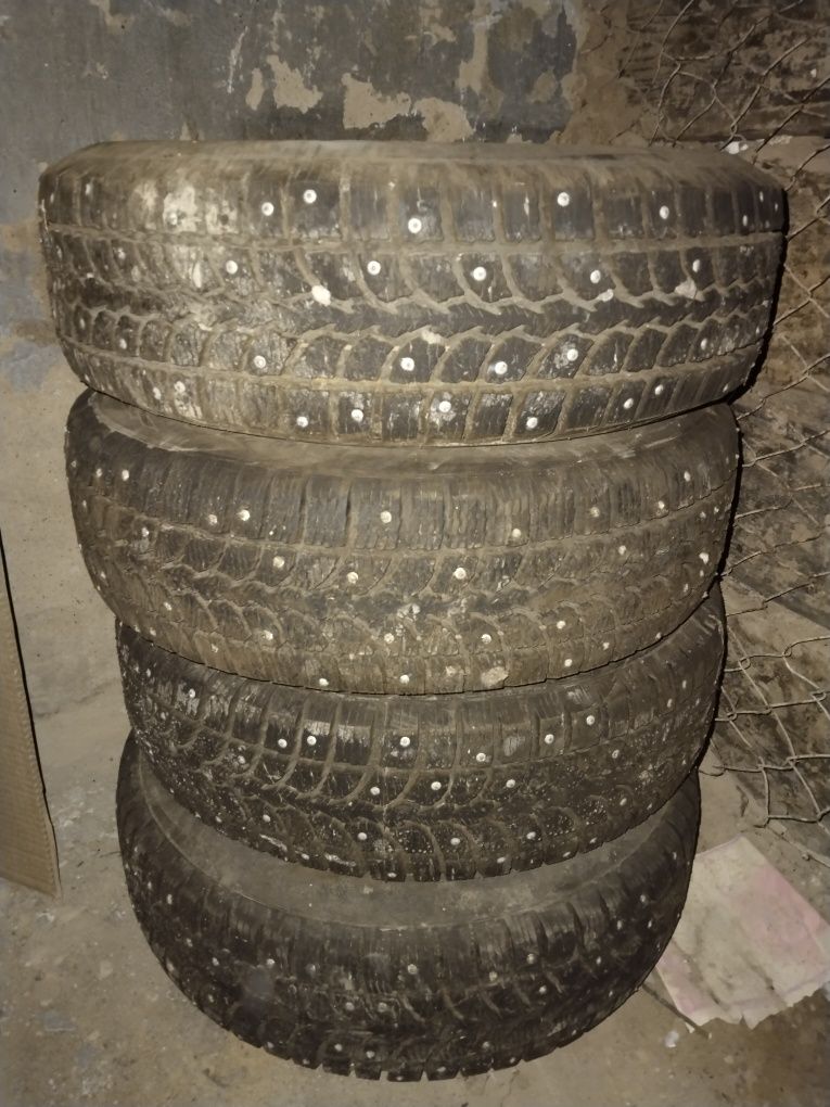 Продам шины почти новые