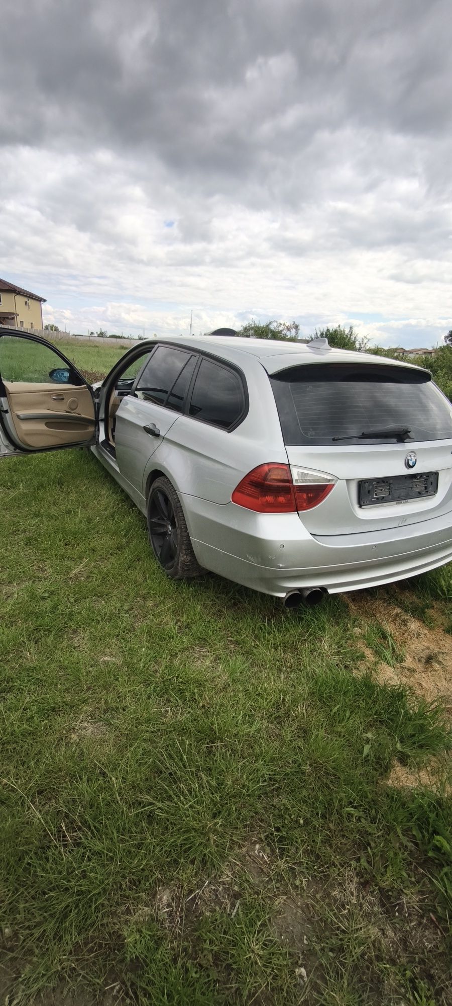 Vând BMW  318D e91