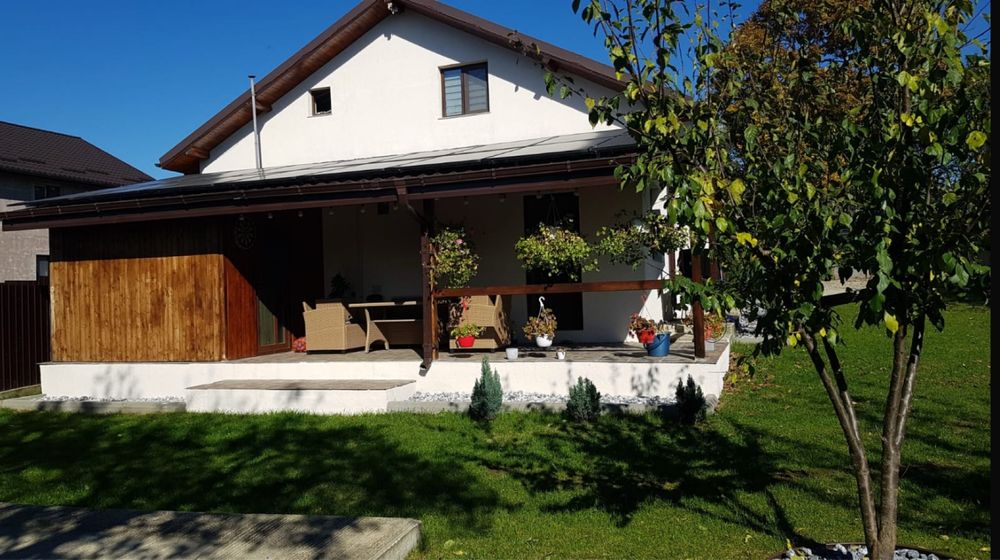 Persoana fizică vând Casă Modernă Ciurbesti /Miroslava