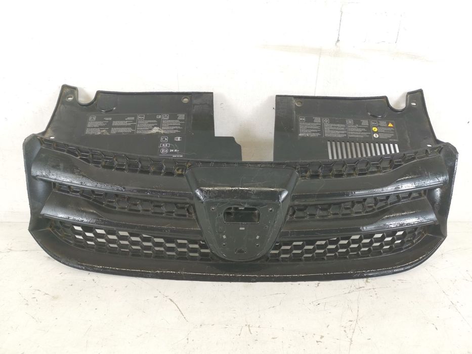 Grila Radiator Dacia  Logan 2 2013 2014 2015 2016 Originala In Stare B