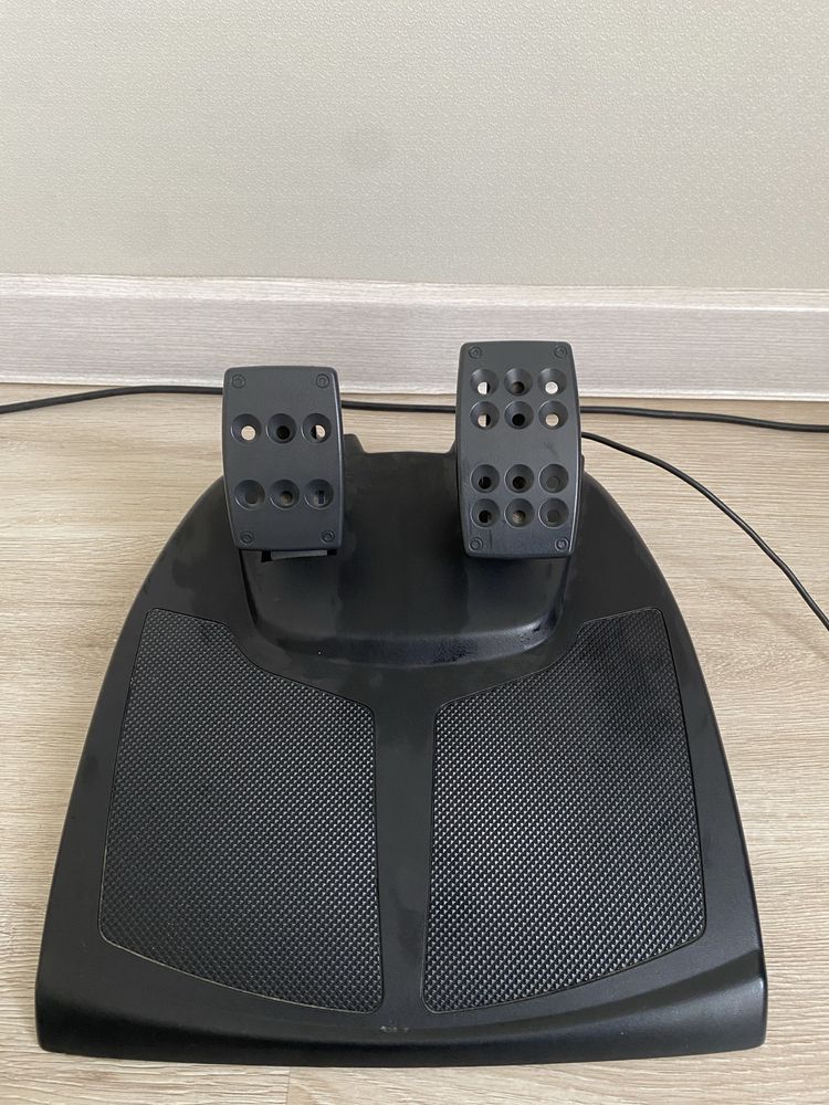 Продаю игравой руль!!