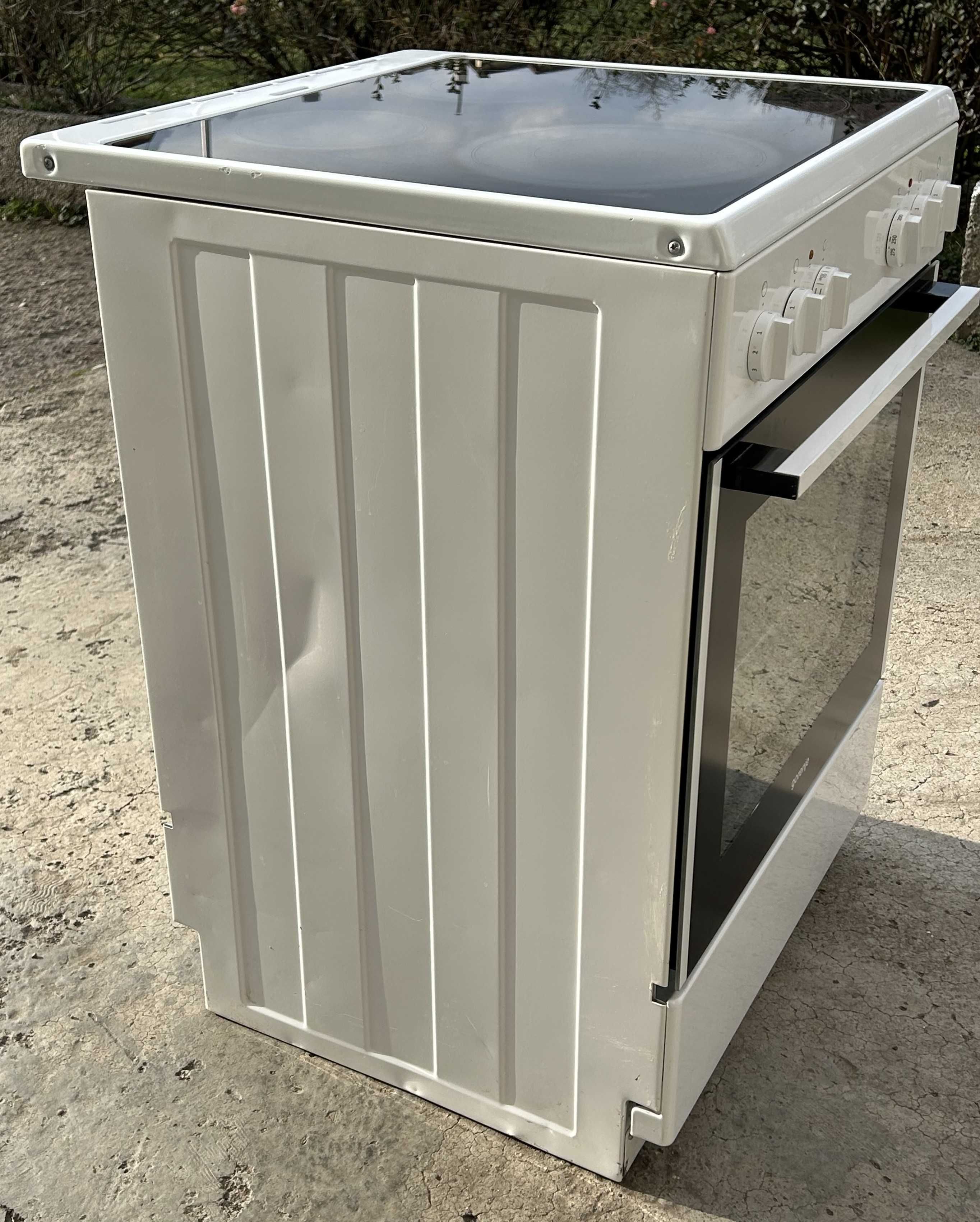 Готварска печка Gorenje 60 см с керамичен плот и гаранция