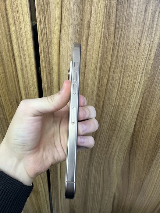 Iphone 16 pro max desert 256 gb 100% 132 sikl