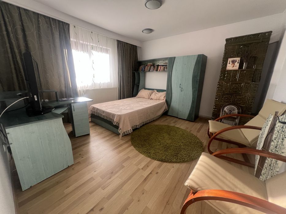 Casă spațioasă de închiriat