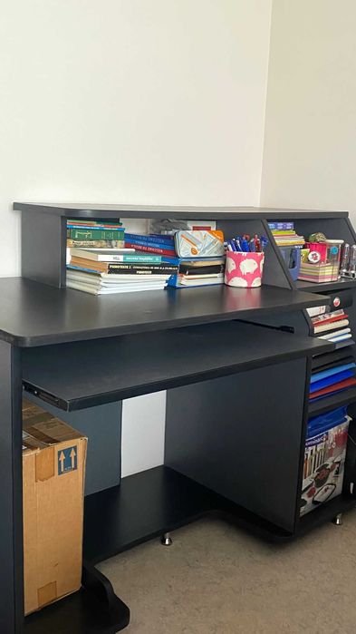 Birou modern, spatios si practic