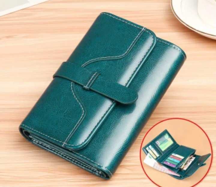 Портфейл за жени. Естествена кожа. Изумруден цвят. Нов.