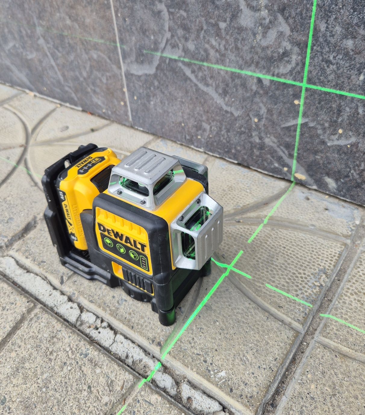 Лазерен нивелир DeWALT DCE0891G в гаранция