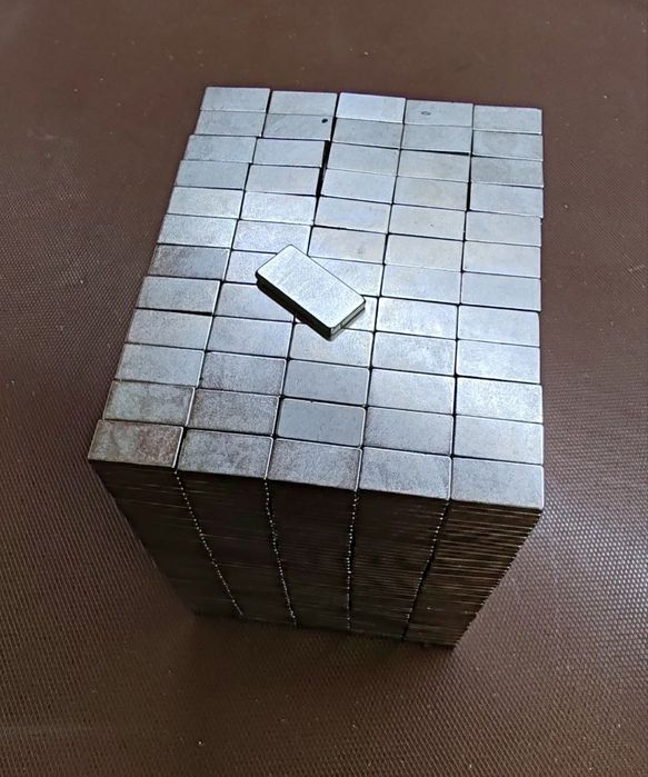 Магниты неодимовые 8х15х2 мм.