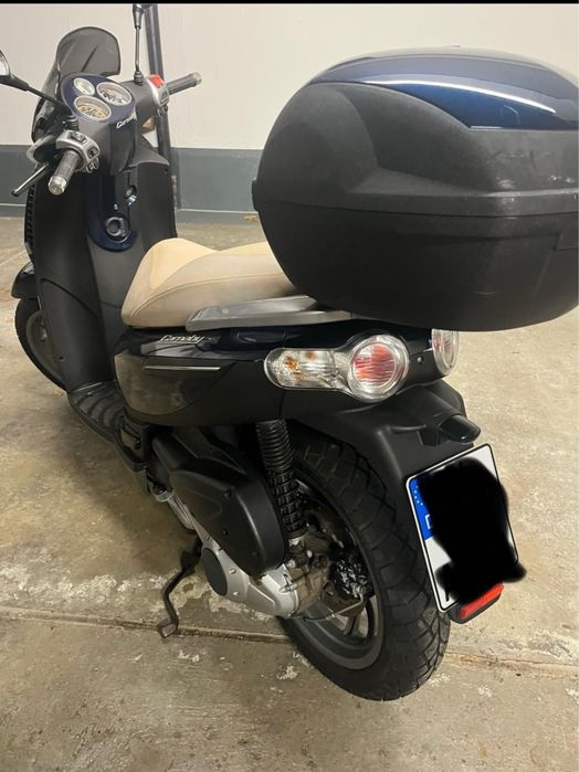 Piaggio Carnaby 125 (Nu Beverly , X9)