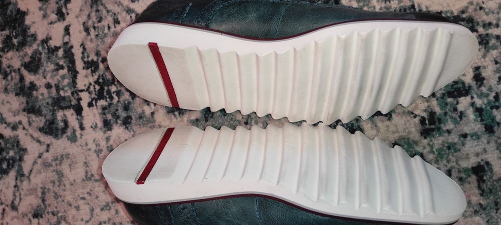 Pantofi noi 44 Lloyd