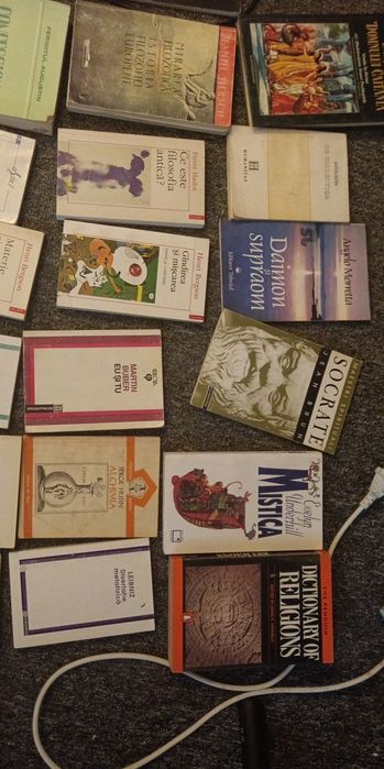 Lichidez biblioteca cu cărți de filosofie etnologie antropologie