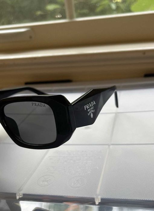 Ochelari de soare Prada