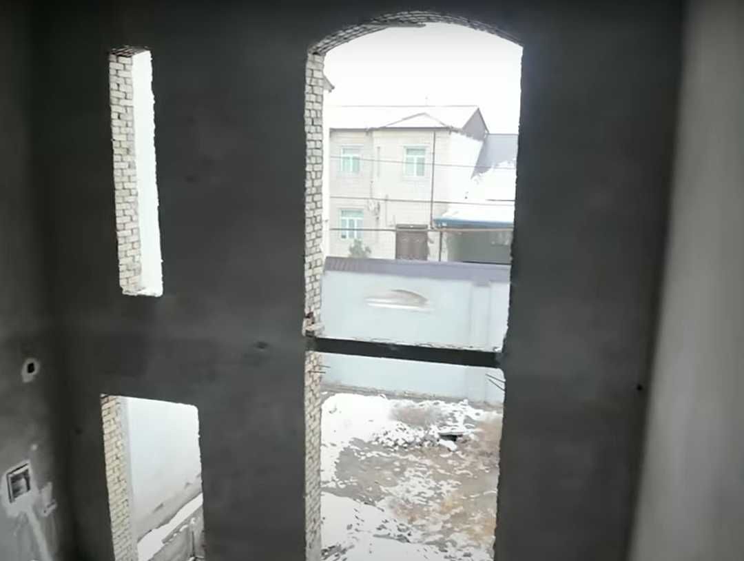 Ховли жой 400 кв м, Бурон заправка оркасида