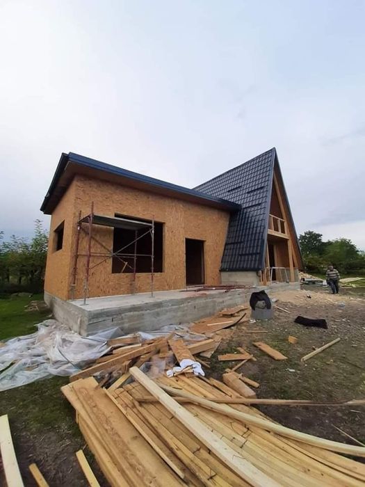 Casa si Cabana stil A-Frame pe structura de lemn
