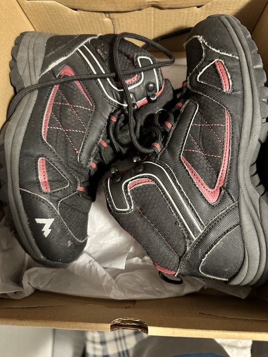 Adidasi Jordan , Vans , Adidas , Converse , Puma. Pret pt tot lotul.