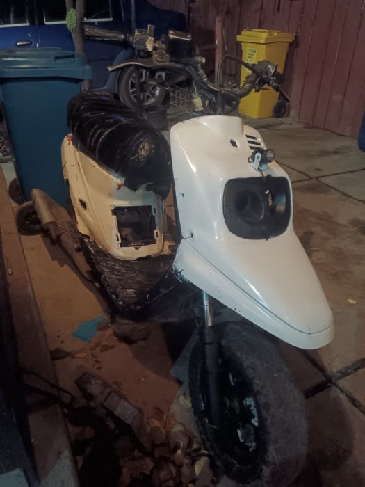 Vând Yamaha booster 80cc 2t