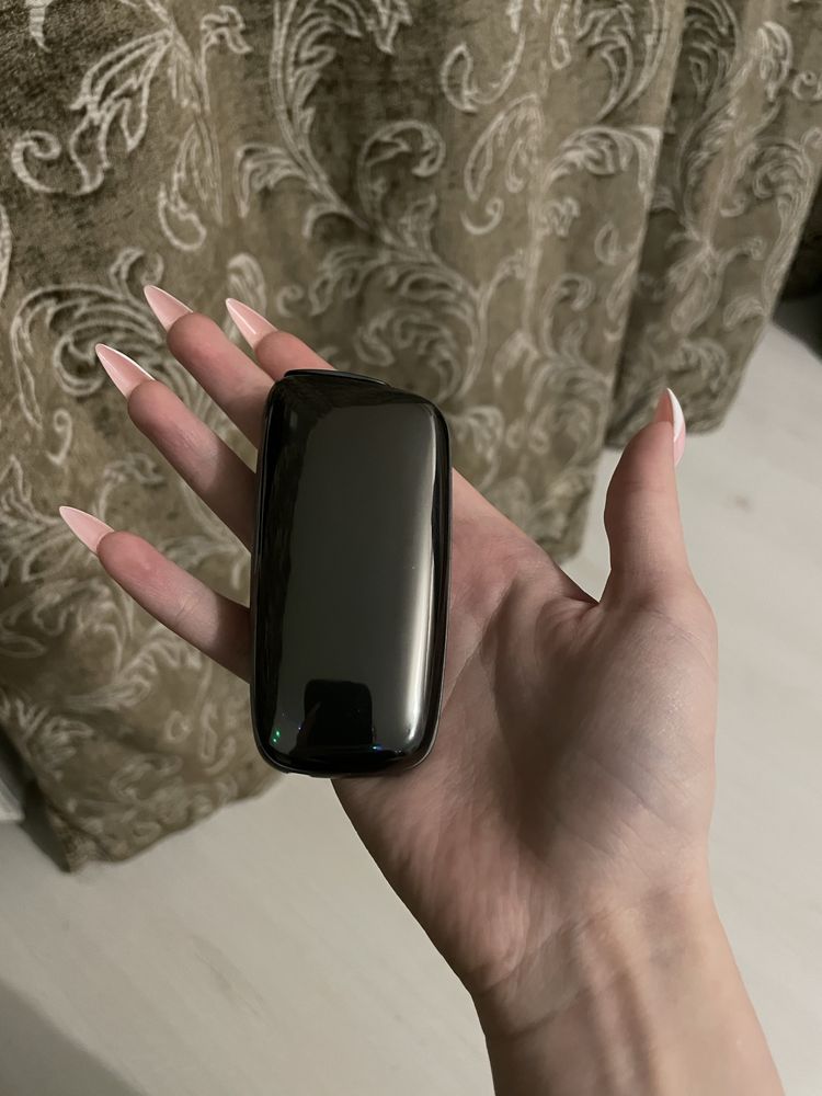 Плум в сером цвете