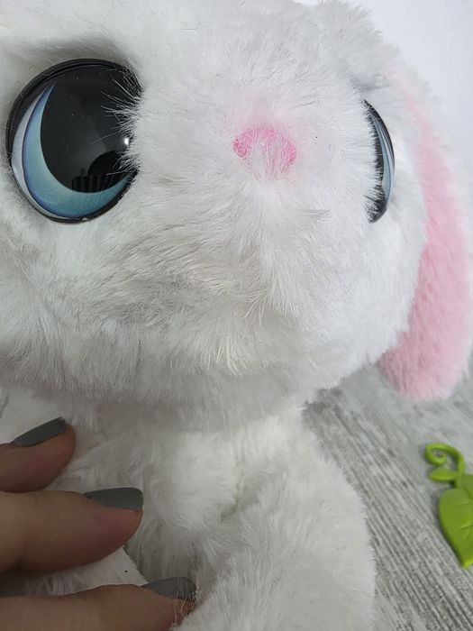 Jucarie de plus interactiva, My Fuzzy Friends, Poppy the Snuggling Bun