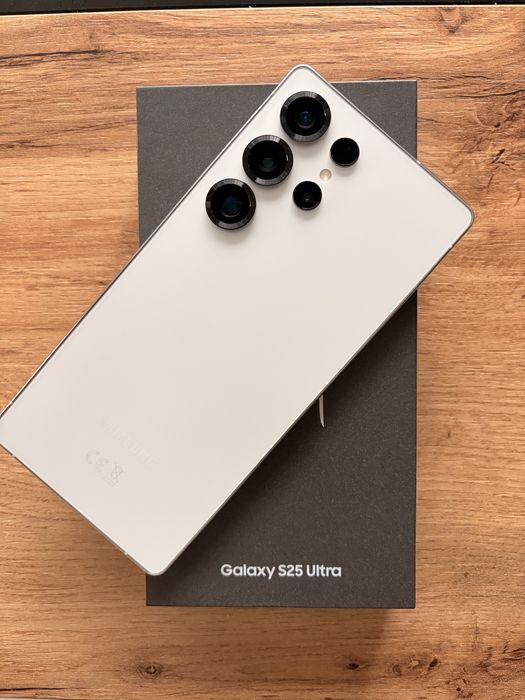 Смартфон Samsung Galaxy S25 Ultra 256 GB Titanium Whitesilver