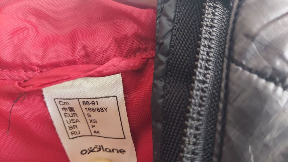 Vând geaca dama Quechua S