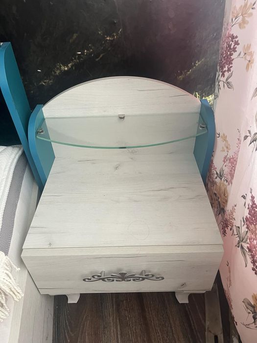2бр нощни шкафчета