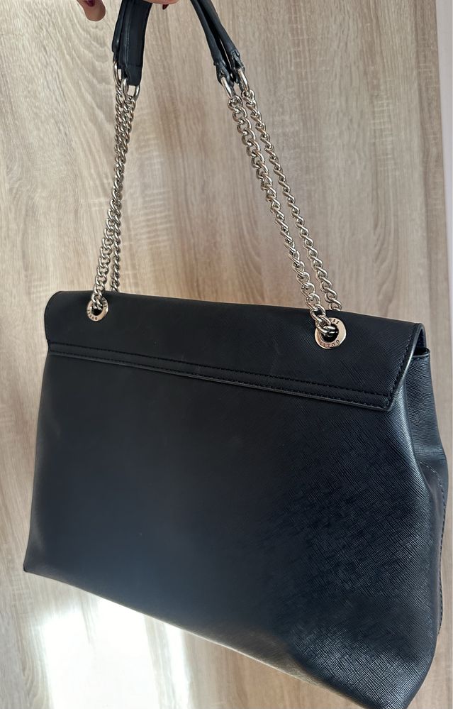 Дамска чанта Guess