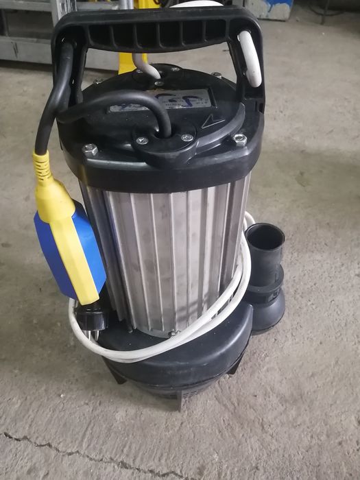 Продам погружной насос Гном