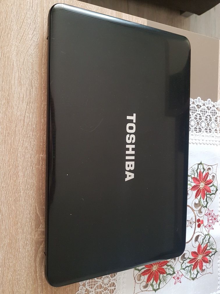 Piesr Toshiba intel i7