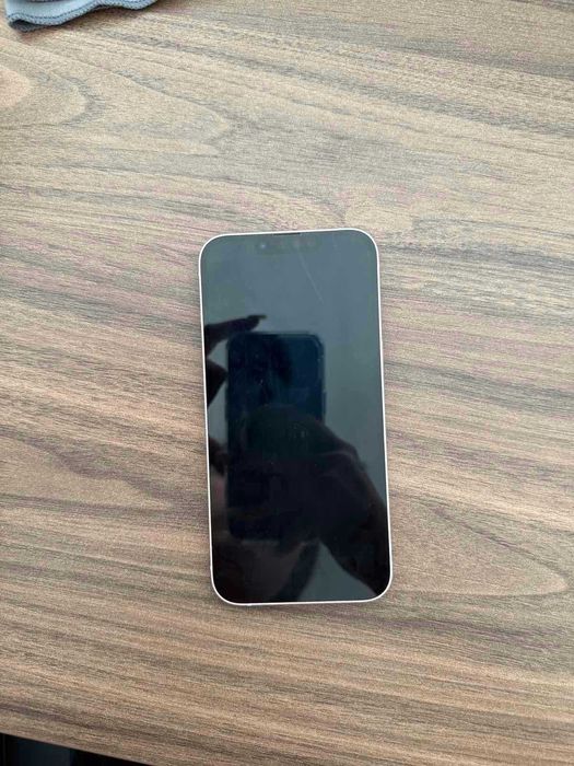 Iphone 13 в перфектно състояние