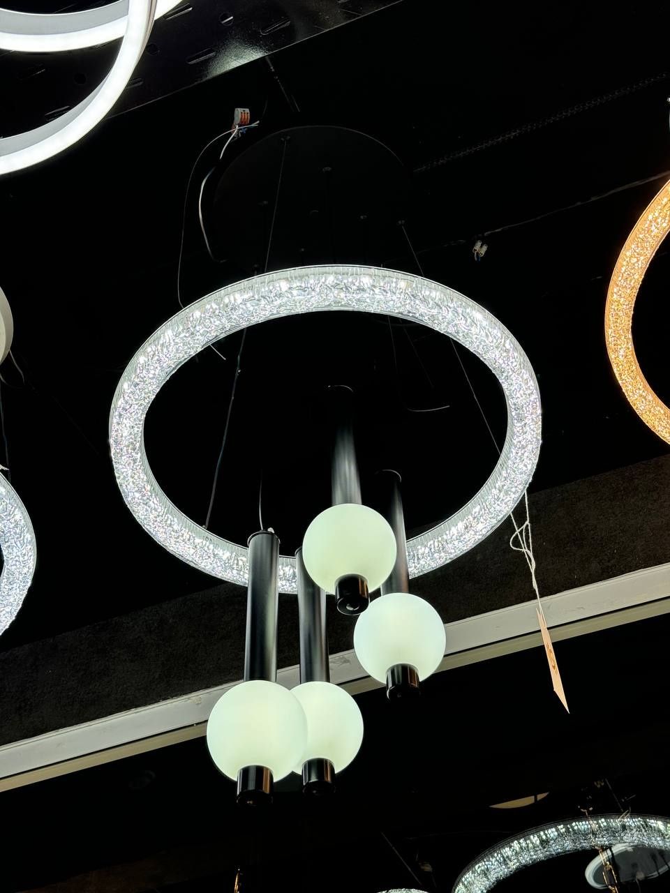 Hi-tech lyustra bra plafon galagen oboi