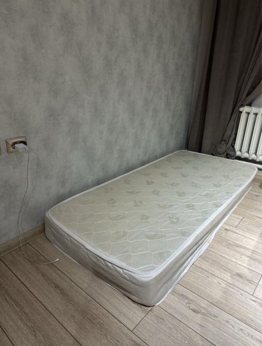 Матрас в отличном состояний