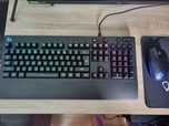 Vând tastatura si mouse Logitech .