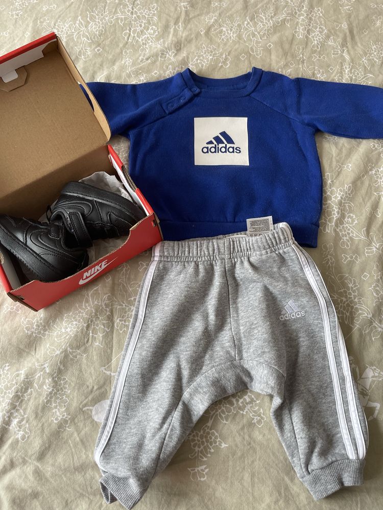 Trainig adidas cu Nike bebe