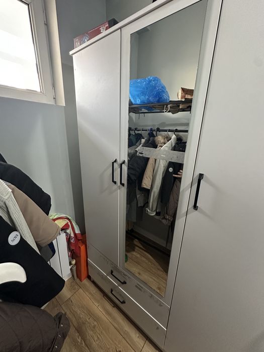 Продам шкаф в хорошем состоянии, все двери рабочие. Самовывоз