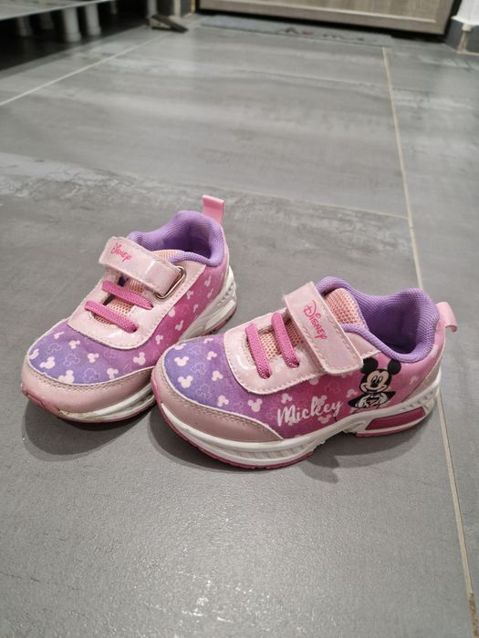 Vand adidasi luminite marime 24