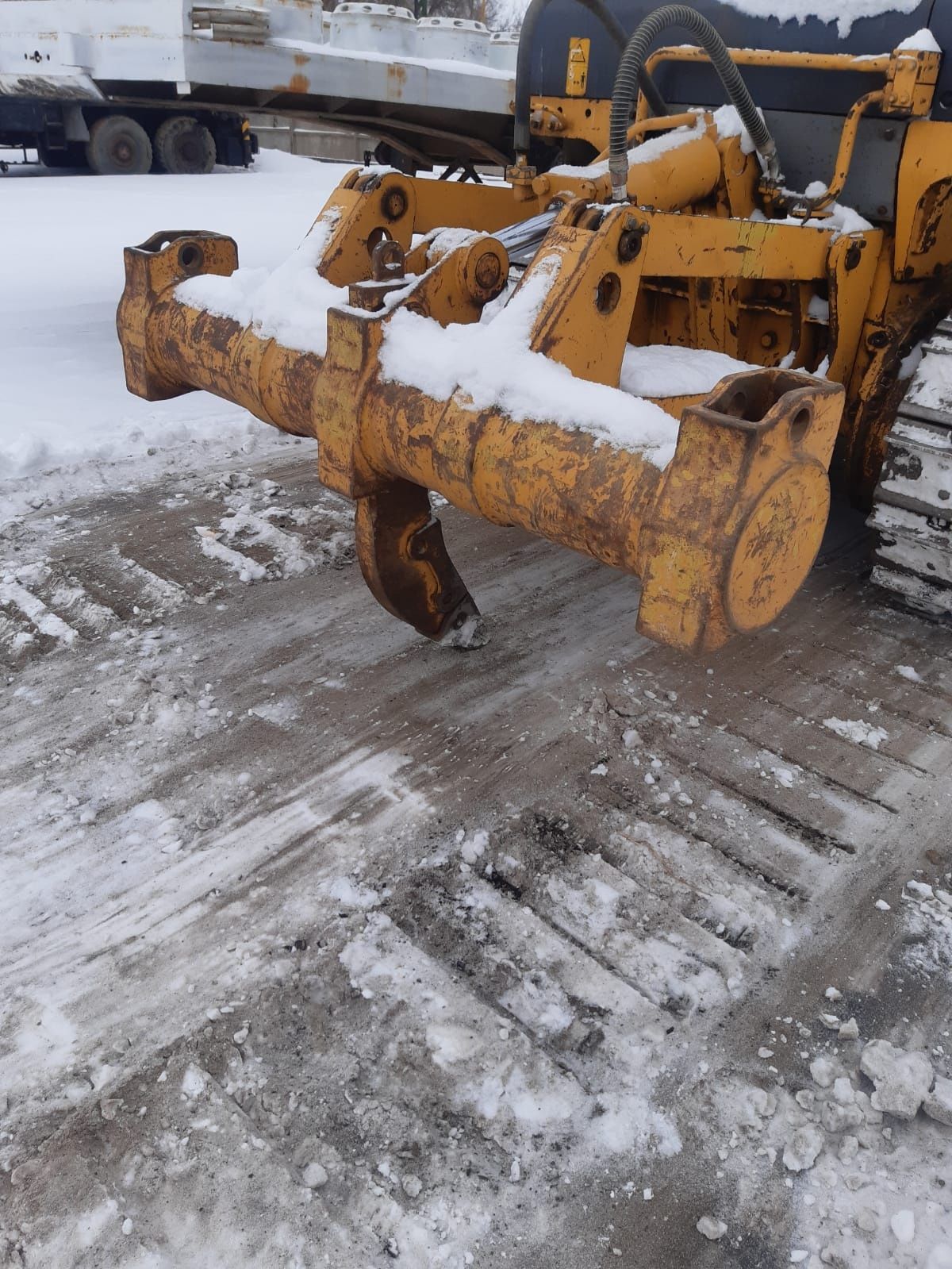 Продам бульдозер Shantui SD16