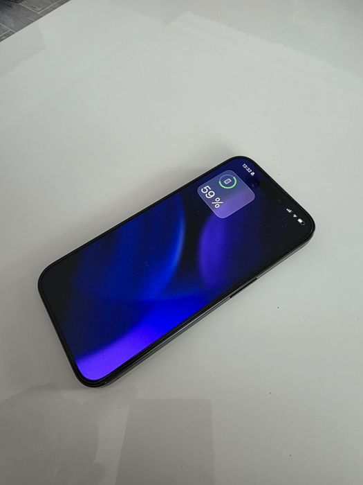 Vand iphone 15 pro cumparat de nou