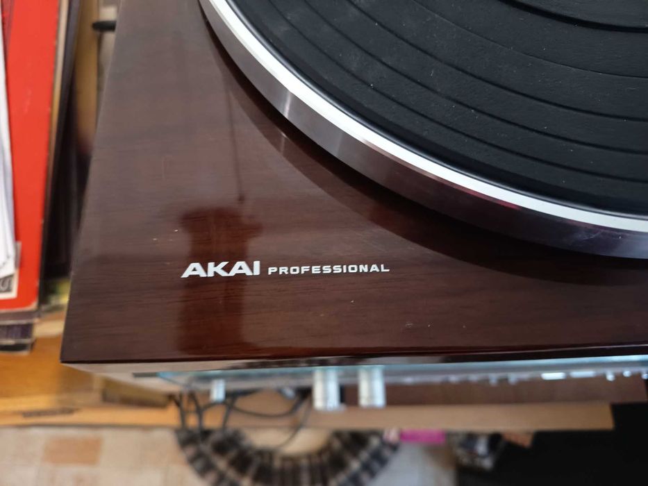 Грамофон Akai Pro BT500