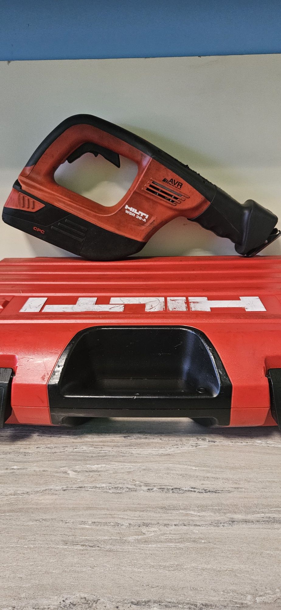 HILTI Акумулаторен Саблен Трион 36V