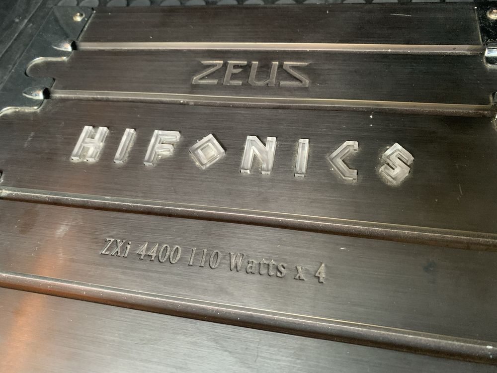 Hifonics Zeus ZXI - 4400 Топ Усилвател Hifi